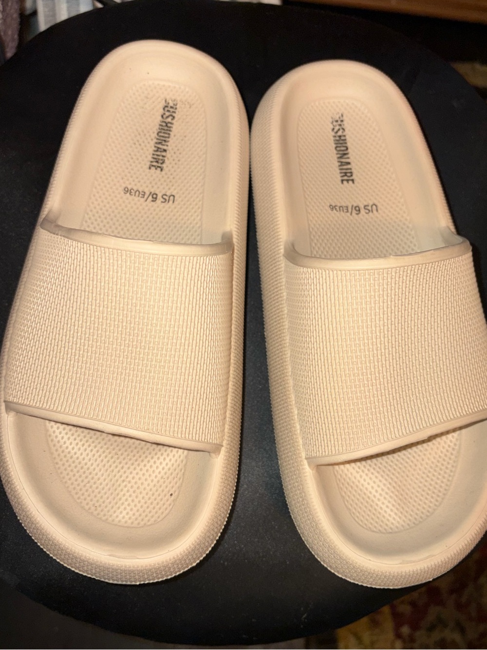 Womens Cushionaire Feather Pillow Cloud Slip On EVA Slides Sandals Khaki 6